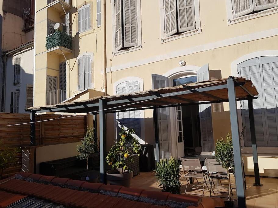 Superbe 2 Pieces Avec Grande Terrasse, Classe *** Apartment